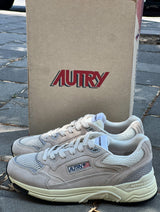 AUTRY Sneakers HYLM UM03 I Suede / Mesh Sand / Silv