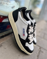 AUTRY Sneakers AULM WB01 I Leat / Leat Wht / Blk