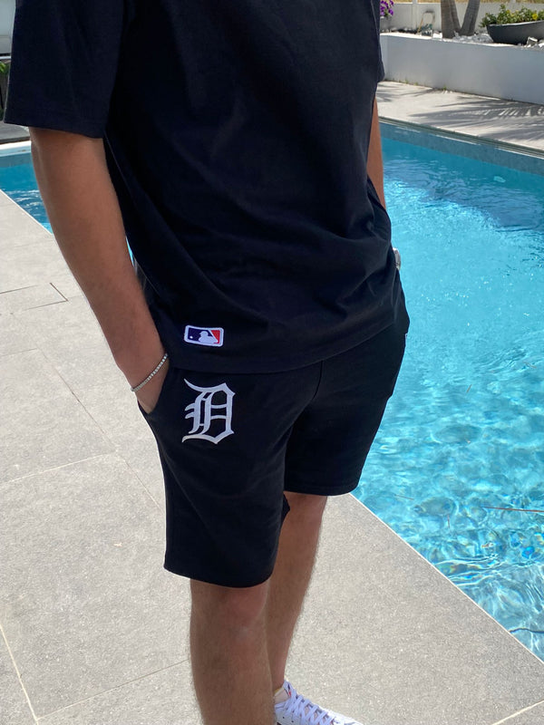 NEW ERA LEAGUE ESSNTLS SHORTS DETTIG 60493975 | Black