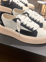 RHUN Sneakers Treble 2027 I Beige Grain Leather / Black Suede