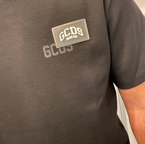 GCDS GC242MT04 Stright T-Shirt 001 | Black