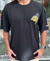 NEW ERA NBA ARCH WRDMRK OS TEE LOSLAK 60416456 | BLACK