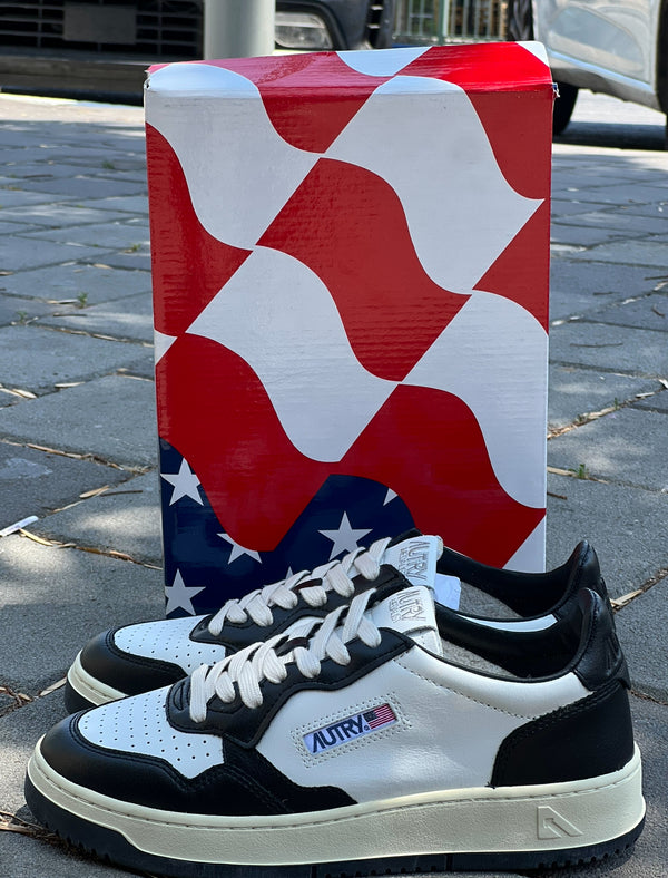 AUTRY Sneakers AULM WB01 I Leat / Leat Wht / Blk
